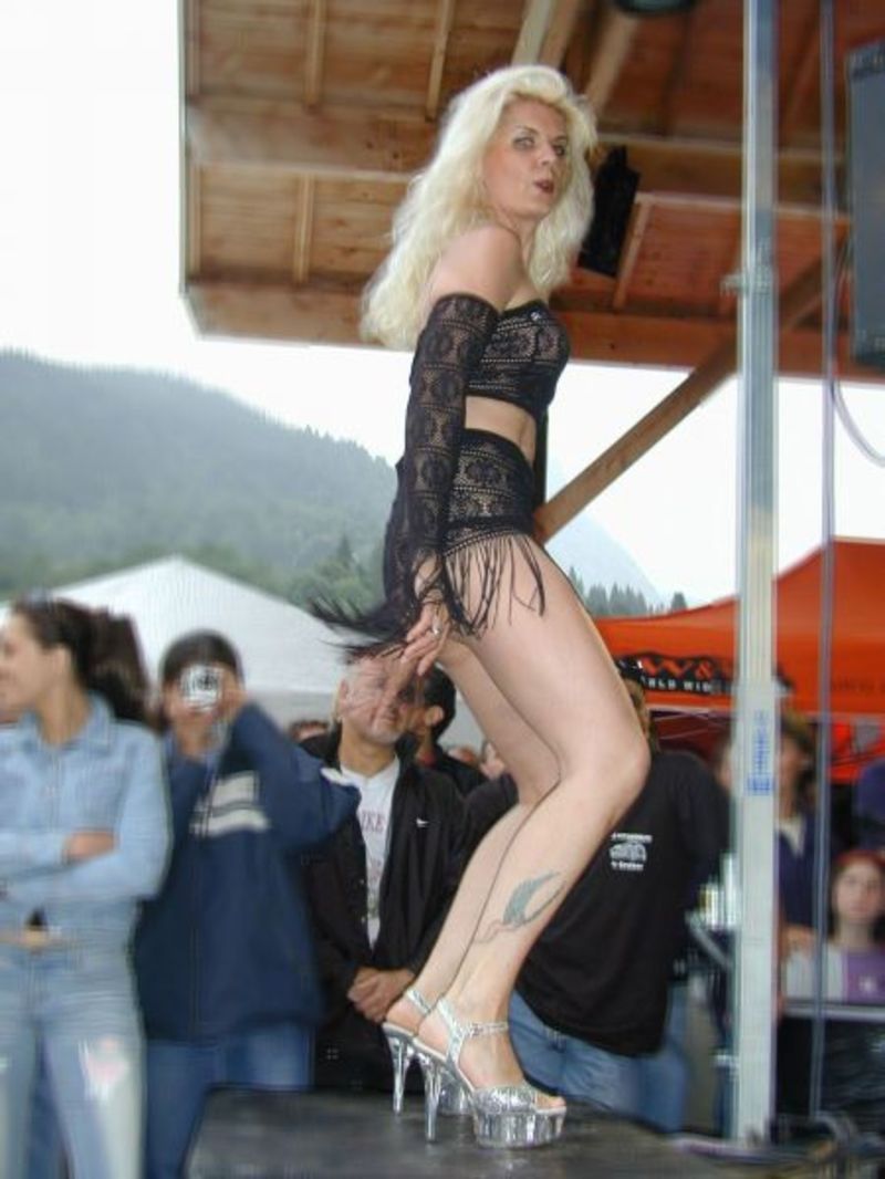 je suis pas une pute valerie la pute je suis pas une pute valerie la pute
